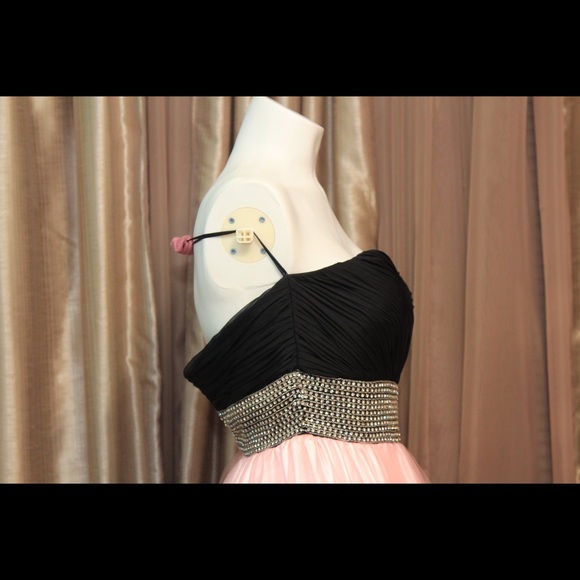 Dress - Picture 4 of 5